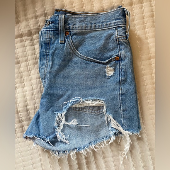 Levi’s Jean Shorts - Picture 6 of 9